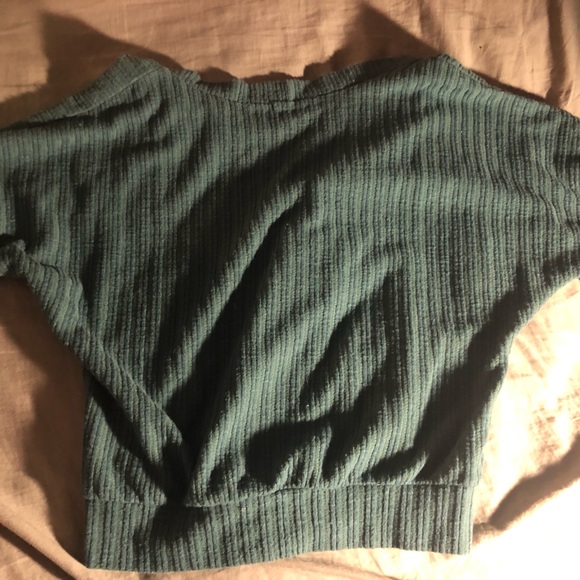 Green Sweater Size M - Picture 2 of 3